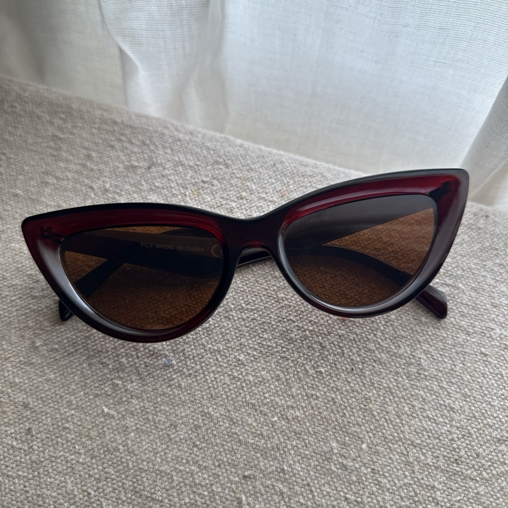 *SOLD* Cat-Eye Sunglasses - Warm burgundy